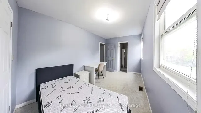 Additional image 21 of 114 Royal Ave