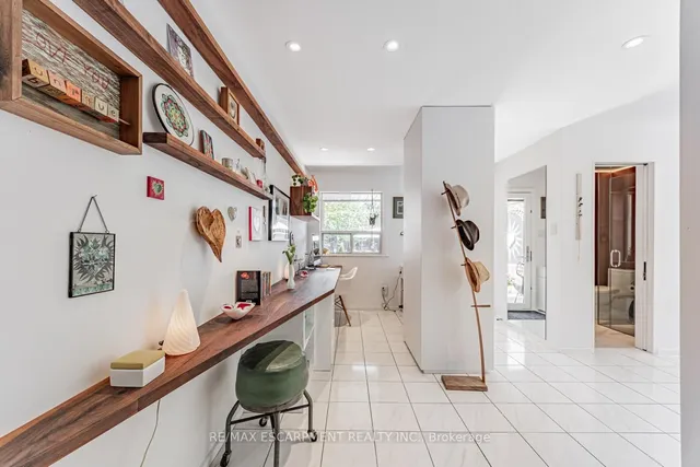 Additional image 16 of 35 Woodenhill Crt