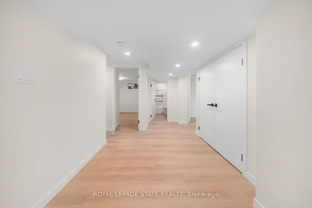 Additional image 32 of 869 Garth St