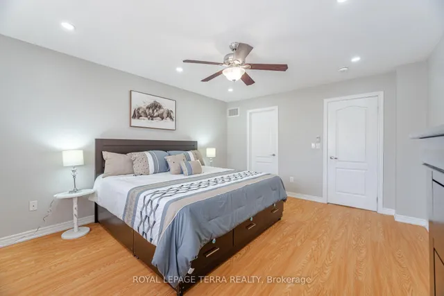 Additional image 23 of 15 Versailles Cres