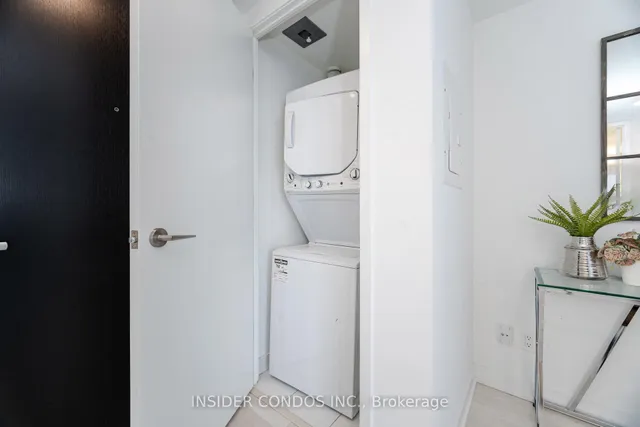 Additional image 29 of 501 Yonge St Unit 5202