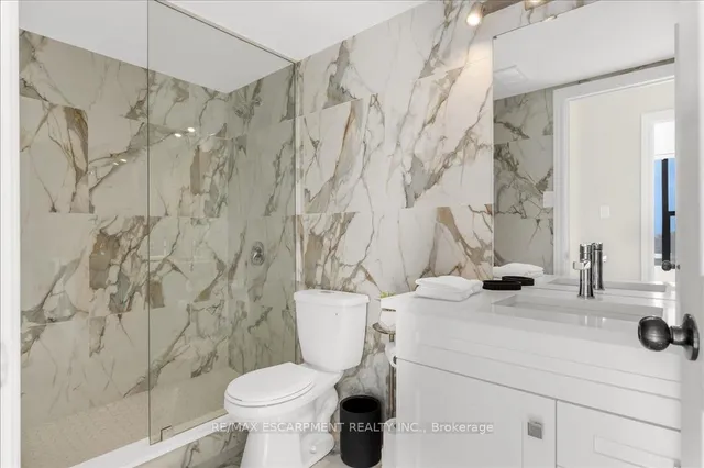 Additional image 13 of 75 Queen St Unit 1702