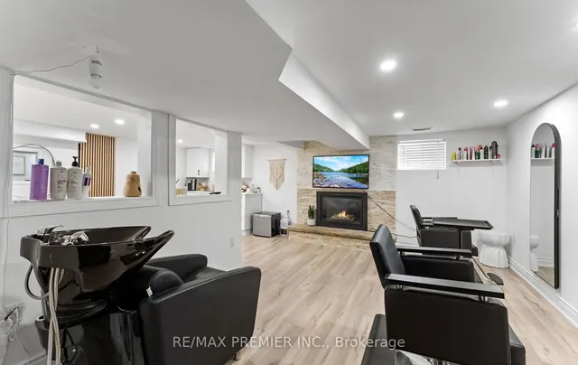 Additional image 26 of 21 Yvonne Ave