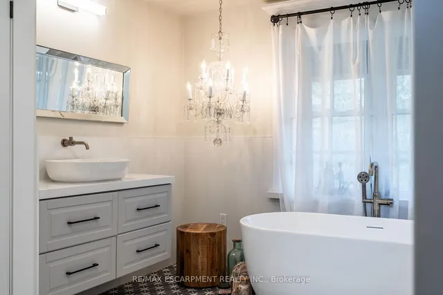 Additional image 32 of 121 Mohawk Rd