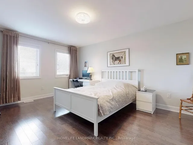 Additional image 14 of 813 Banks Cres