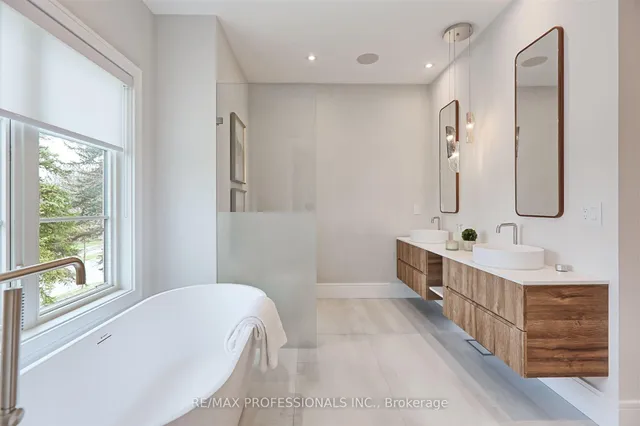 Additional image 38 of 466 Prince Edward Dr