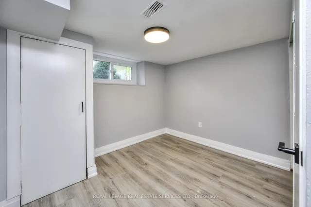 Additional image 33 of 19 Clarence Pl