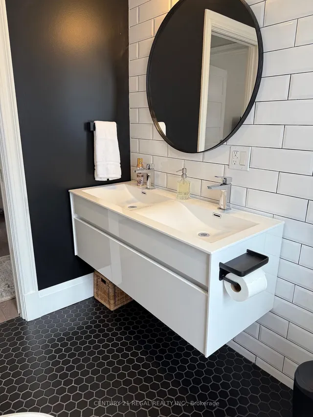 Additional image 11 of 93 Douglas Cres