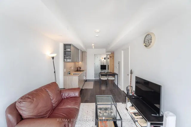 Additional image 11 of 19 Western Battery Rd Unit 1012