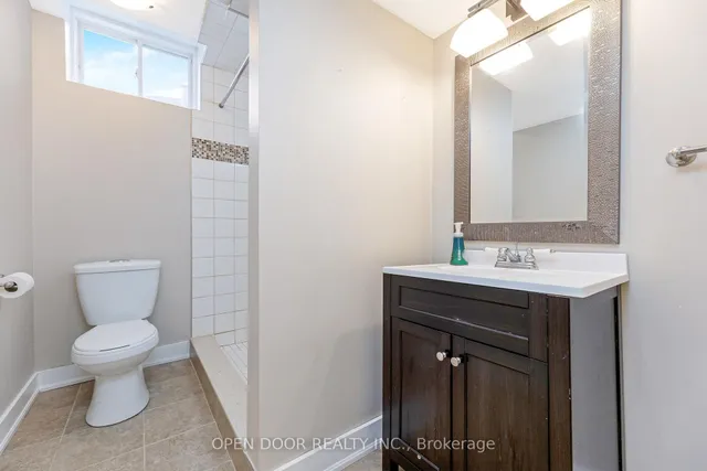 Additional image 33 of 221 Bussel Cres