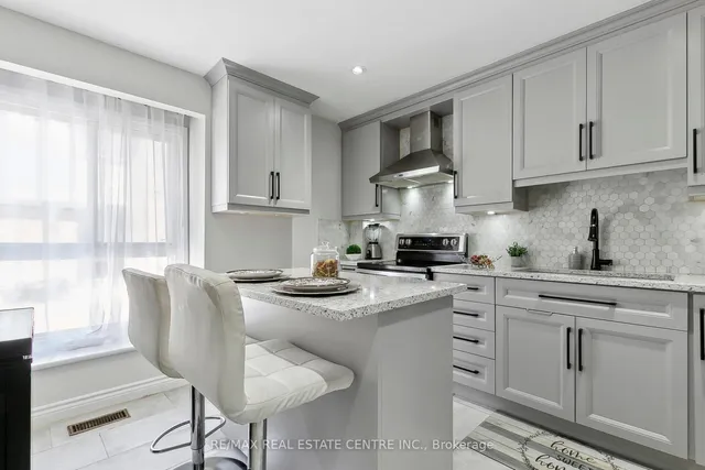 Additional image 23 of 2 Dailing Gate Unit 56