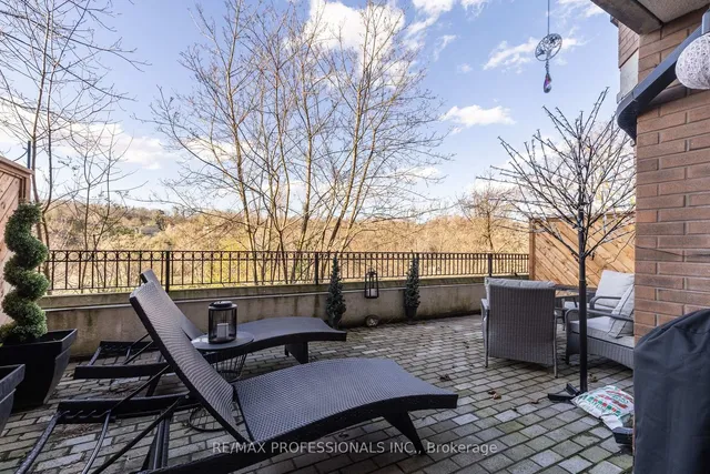 Additional image 22 of 40 Old Mill Rd Unit 102