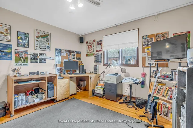 Additional image 33 of 27 Mulholland Ave