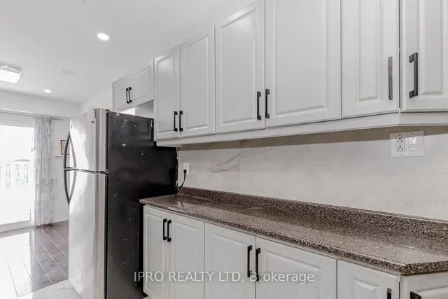 Additional image 12 of 7406 Darcel Ave Unit Unit 1