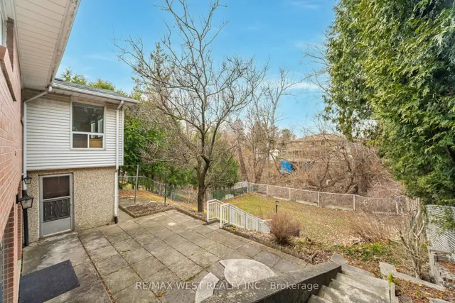 Additional image 25 of 94 Windhill Cres