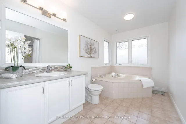 Additional image 33 of 2485 Newport St