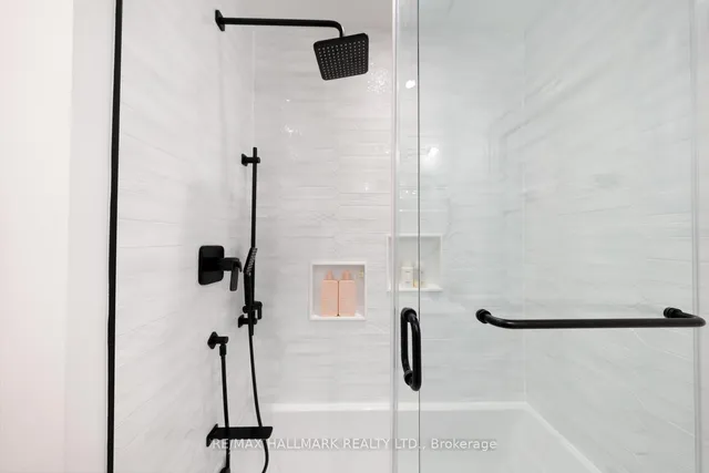 Additional image 24 of 176 Melrose Ave