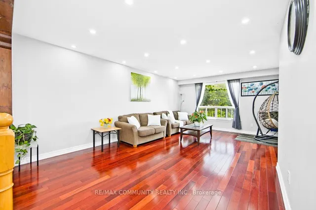 Additional image 8 of 17 Tineta Cres