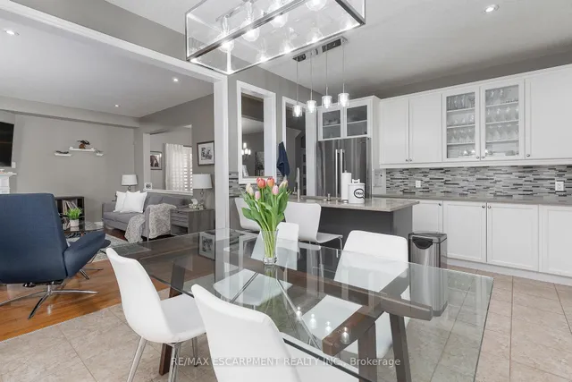 Additional image 11 of 537 VALRIDGE Dr