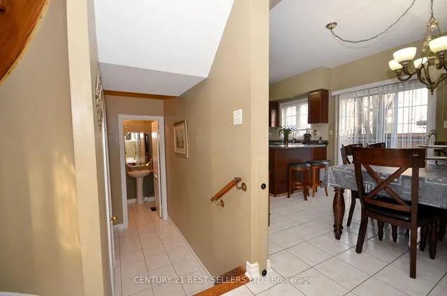 Additional image 22 of 9 Coin St