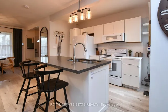 Additional image 11 of 61 Chestnut Ave