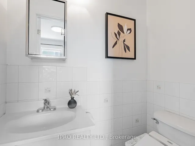 Additional image 19 of 5 Thyra Ave