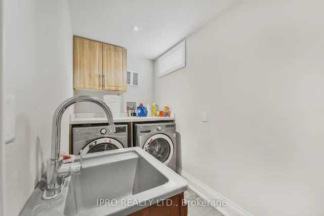 Additional image 43 of 55 Yorkdale Cres