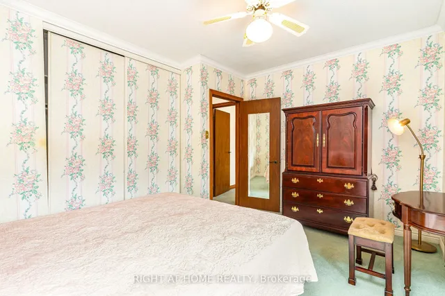 Additional image 13 of 74 Upper Canada Dr Unit 1