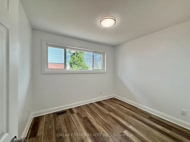 Additional image 14 of 57 Moorecroft Cres