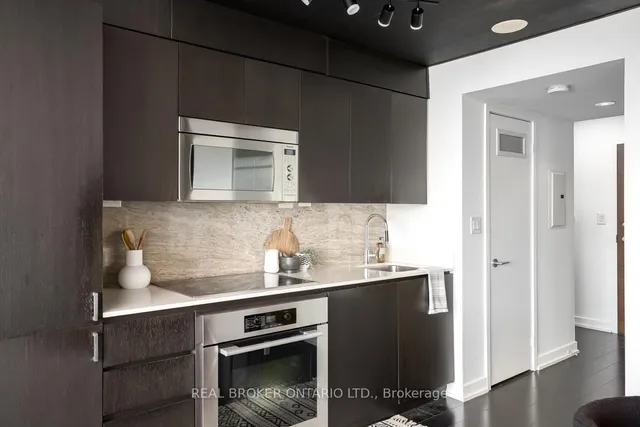 Additional image 11 of 10 Capreol Crt Unit 811