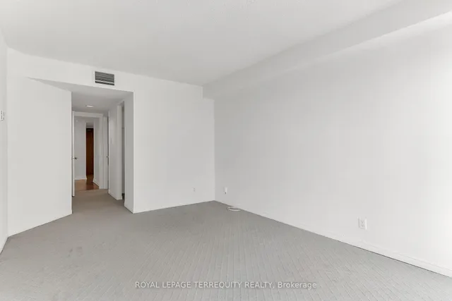 Additional image 23 of 77 Harbour Sq Unit 2707