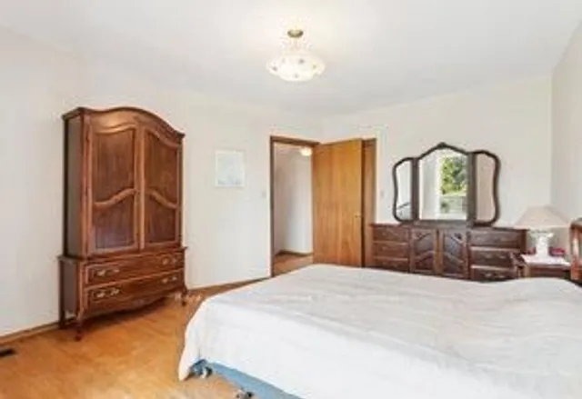 Additional image 31 of 38 Fernbank Ave