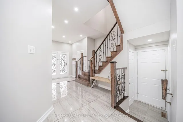 Additional image 18 of 102 Chalkfarm Cres