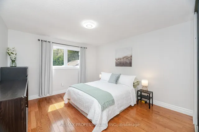 Additional image 16 of 52 Lorraine Cres