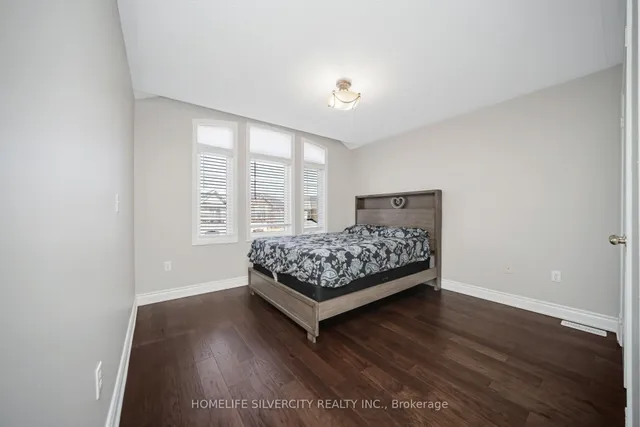 Additional image 33 of 3192 Sorrento Cres