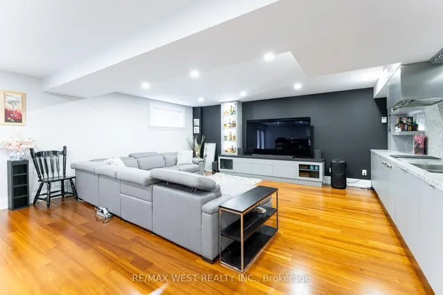 Additional image 23 of 1152 Glengrove Ave