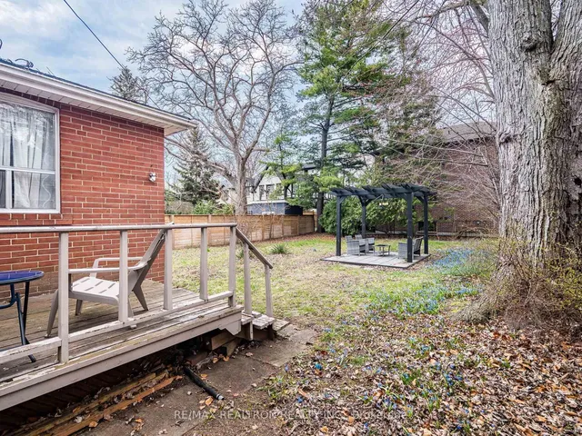 Additional image 40 of 872 Royal York Rd