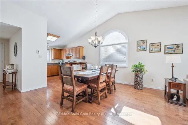 Additional image 13 of 5 Quinte Cres