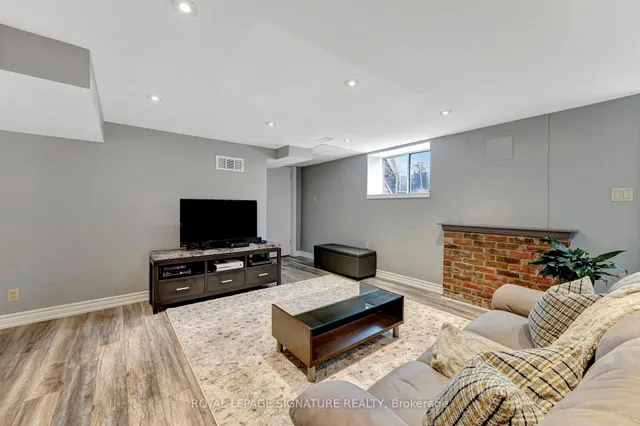 Additional image 34 of 2044 Kilbride St