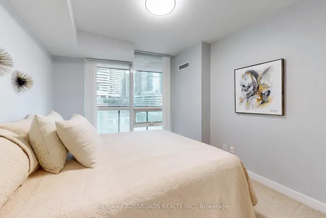 Additional image 10 of 33 Bay St Unit 813