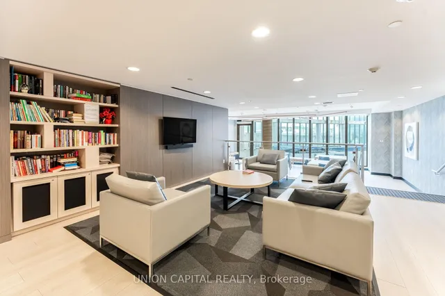 Additional image 15 of 51 East Liberty St Unit 1017