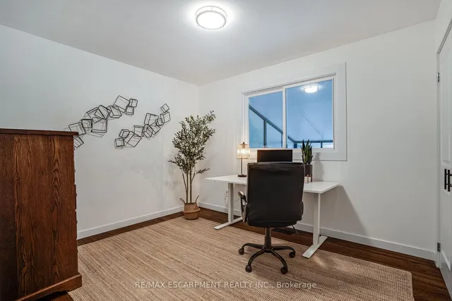 Additional image 32 of 157 LAURIER Ave