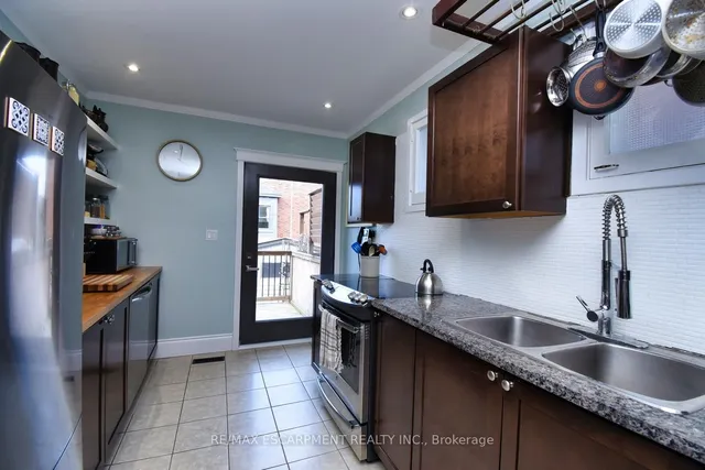 Additional image 19 of 45 Maplewood Ave