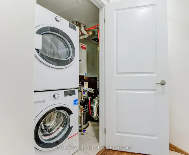 Additional image 30 of 2205 LILLYKIN St Unit 4