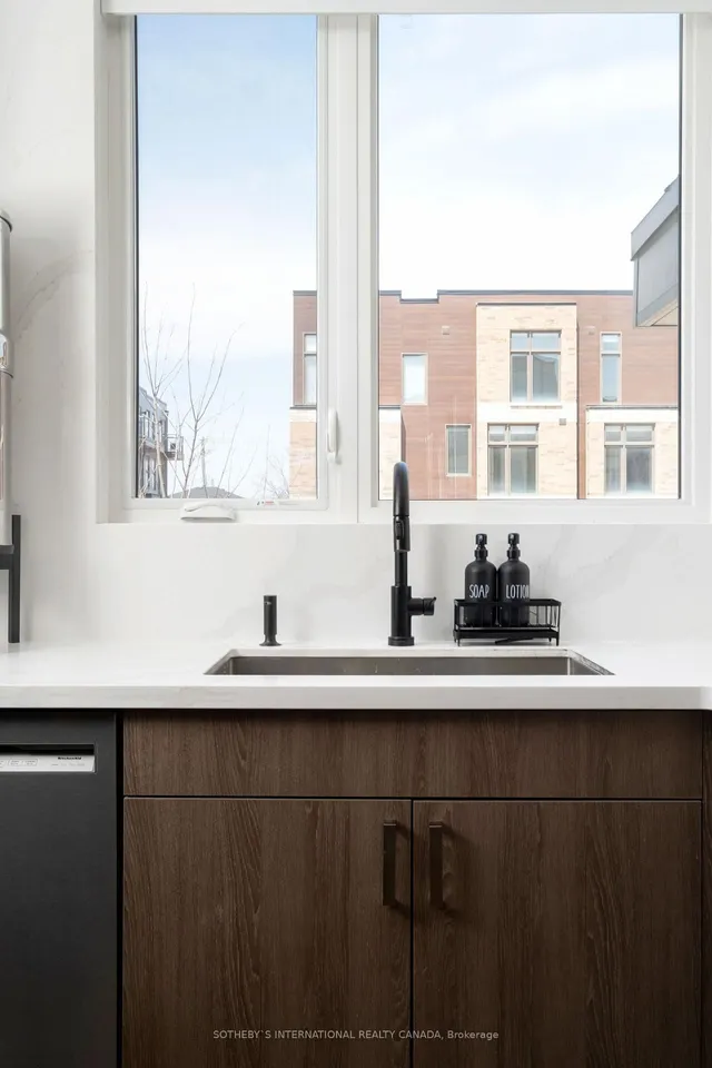 Additional image 12 of 141 Green Gardens Blvd