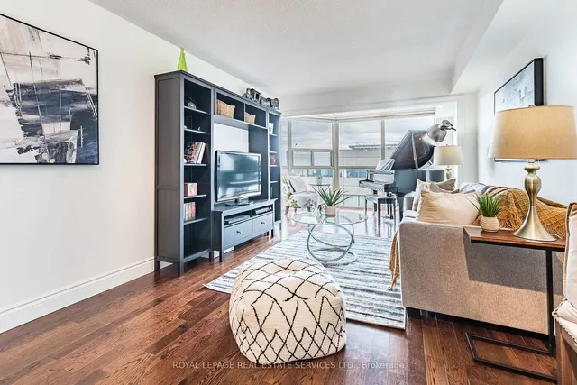 Additional image 8 of 705 King St Unit 1614
