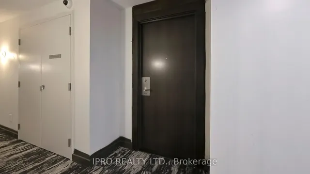 Additional image 7 of 125 Village Green Sq Unit 1606