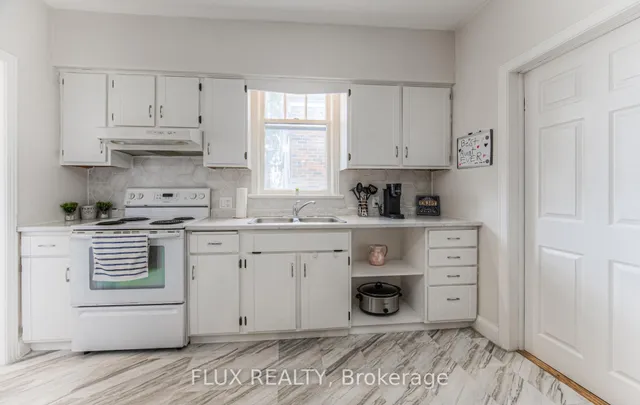 Additional image 36 of 744 Queen St