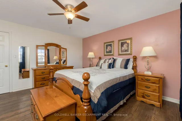 Additional image 20 of 593 Caverhill Cres