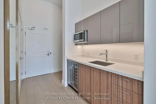 Additional image 48 of 285 Avenue Rd Unit 601